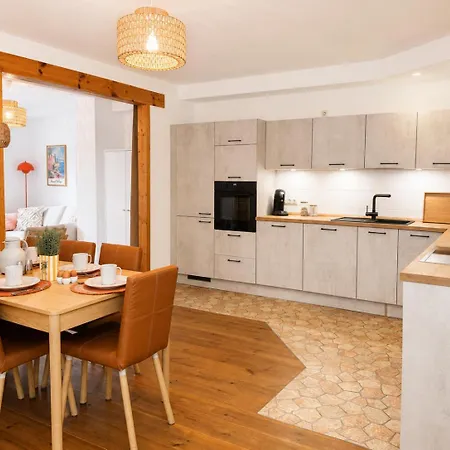 Superhosts Zentrum - 2xparkplatz - Terrasse - King-bett Apartment